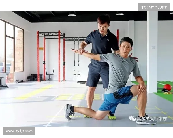 高尔夫训练技巧与方法全面解析 提升技术水平 打造专业球员训练计划