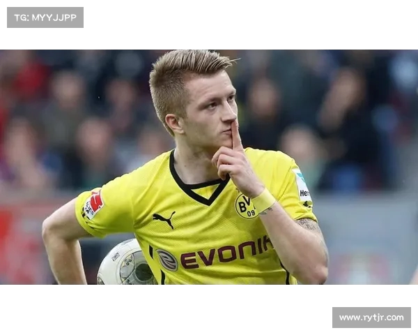 阿德耶米表达留队决心并致敬为多特效力12年的罗伊斯